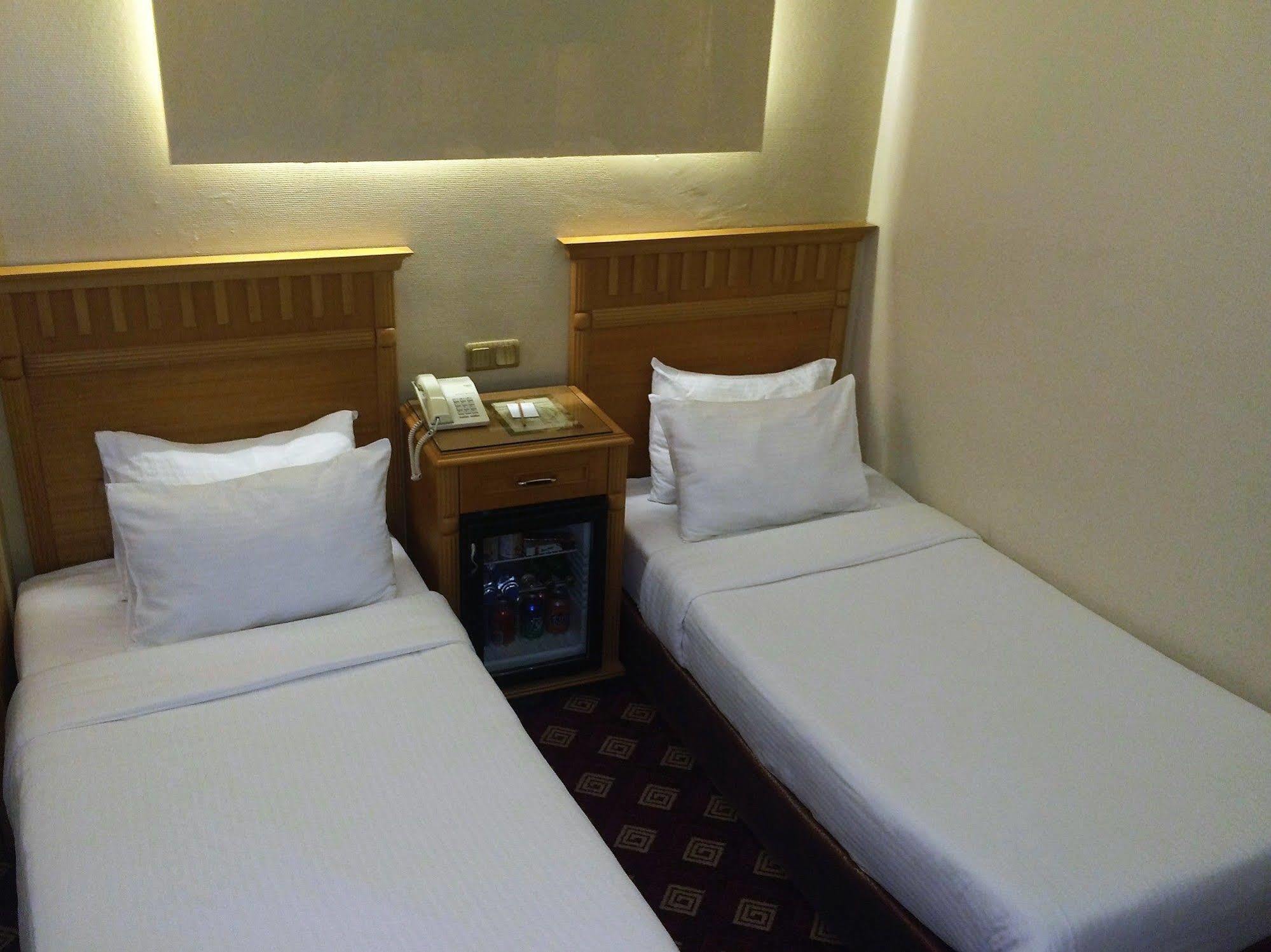 Park Star Hotel Taksim Istanbul Exterior foto