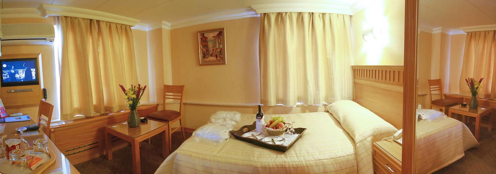 Park Star Hotel Taksim Istanbul Zimmer foto
